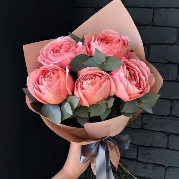 BUQUÊ DE ROSAS PERUANAS SALMÃO