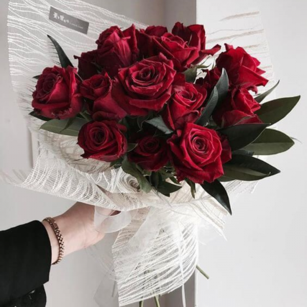 BUQUÊ DE ROSAS VERMELHAS